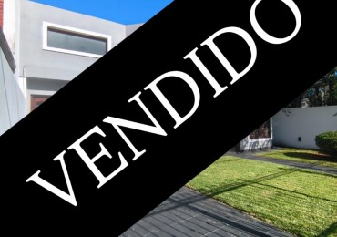 Casa Estilo Modero, con quincho y departamento.